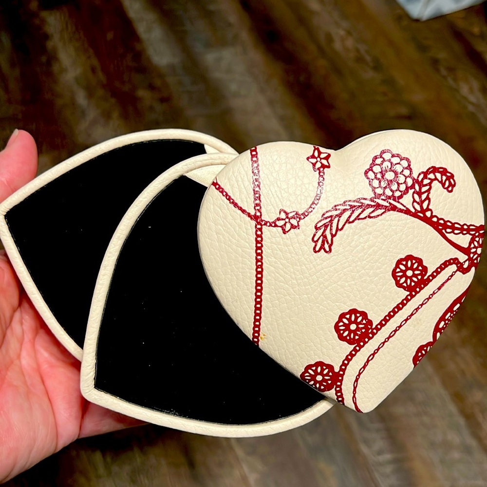 Pandora HEART Shape Leather 2 Tier Felt Lined Jewelry Box Brand New, Never Used